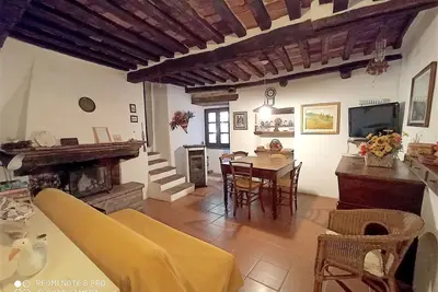 Image de Apt TRÈS  Caracteristique Á Peu De Km De La Mer & Des Villes D'Art  En Toscane