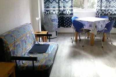 Image de Étude pour 4 personnes entre pin et mer