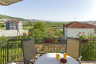 Image de Appartement de vacances pour 5 personnes env. 100 qmà Zrnovnica, Dalmatie (Mosor)