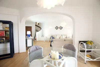 Image de Beach House sur la falaise T3 | B112