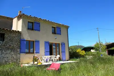 Image de La maisonnette de Chateau Ricard et sa vue pastorale