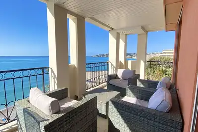 Image de L'Admiral Plaza avec une magnifique vue mer