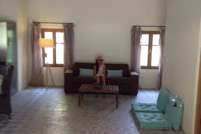 Image de maison spacieuse avec jardin  terrasse clim wifi entre mer et montagne