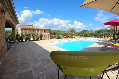 Image de Les Clairians, house in the vineyards, swimming pool
