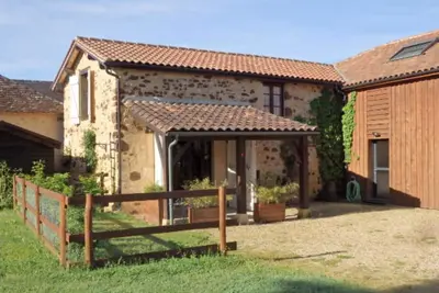 Image de Magnifique gîte 5 personnes, Périgord noir, piscine chauffée, tennis, golf, . . .