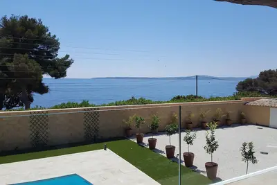 Image de Villa 8 personnes vue mer avec piscine chauffée