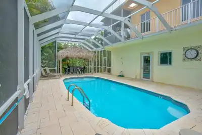 Image de \"Big Kahuna\" Waterfront Home 5bed / 4bath avec piscine privée et dockage 100 ft