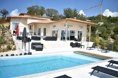 Image de Magnifique villa neuve de 300 m2, vue mer, piscine, spa, sauna, salle de sport