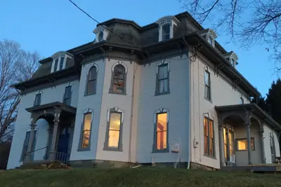 Image de Manoir victorien confortable avec de la place pour toute votre famille