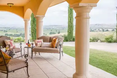 Image de Aterno Estate & Vineyard, Villa toscane et maison d'hôtes