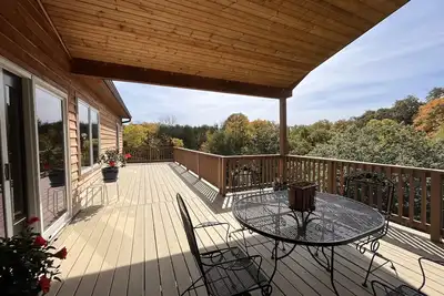 Image de Cabane boisée sur 10 acres à explorer et à divertir