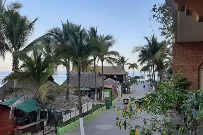 Image de PlazaMar # 203 - Oceanfront - Directement sur le Malecon dans la zone romantique!