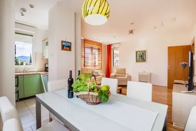 Bel appartement familial et confortable entre Split et Trogir.