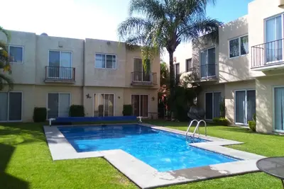 Image de Belle maison meublée, chauffée, avec terrasse et piscine! ! !