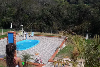 Image de Mini Ferme Sur Le Terrain Vert Ibiúna Sp<br>Un endroit confortable et simple pour se reposer