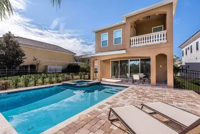 Image de W327- 6 chambres, piscine, complexe hôtelier