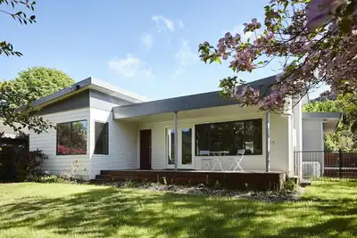 Image de Cuballa - Très bien situé, animaux domestiques, maison moderne avec tout ce dont vous avez besoin. .