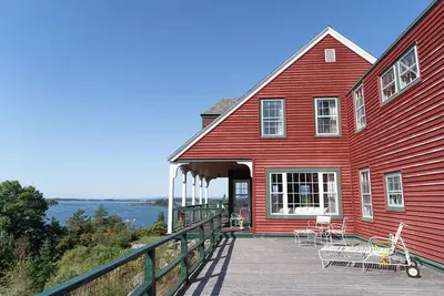 Image de Downtown Hilltop Cottage - Vue à couper le souffle