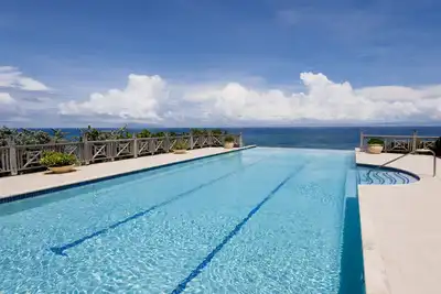 Image de Astra Villa - Vues sur l'océan, escapade en famille, piscine privée, calme, privé