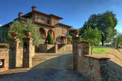 Image de Appartement à l'intérieur de la Villa di Dariio