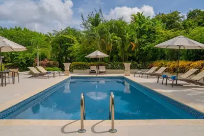 Image de Magnifique maison de vacances de 4 chambres avec piscine privée près de la plage