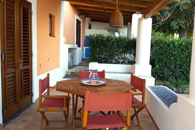 Image de Ericussa- plat confortable, sur la plage, avec terrasse vue mer et Wifi