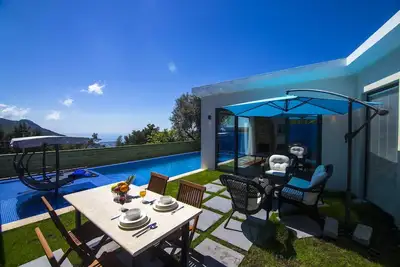 Image de Refuge romantique \"lune de miel\" de luxe dans les collines au-dessus de Kalkan dans une idylle rurale