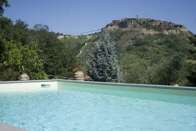 Image de villa avec piscine Ă civita di bagnoregio