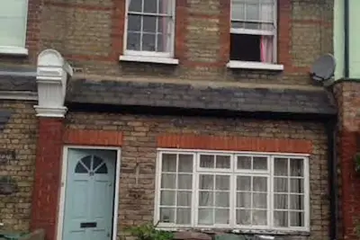 Image de Cozy 3 Maison confortable de 3 chambres avec jardin, à 40 minutes du centre