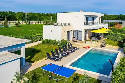 Image de New villa Lana, with sauna, Jacuzzi. , quiet location, 40m2 pool