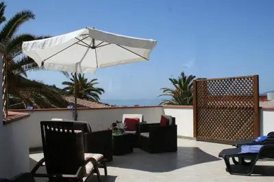 Image de Charmant appartement Ă seulement 3 minutes Ă pied de la plage de sable