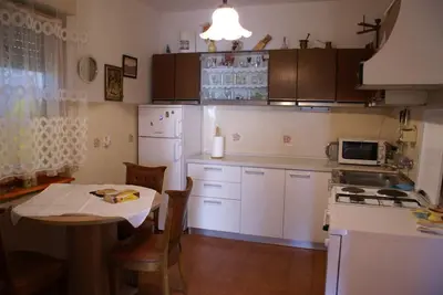 Image de Objet pour 2-4 personnes - climatisation, Tv satellite et jardin disponibles