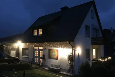 Image de Winterberg-Niederfeld vous invite à vous détendre dans le Sonnenhaus! !