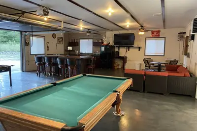 Image de Blue Bear Hideout, le nec plus ultra pour les grands groupes et les réunions!