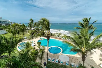 Image de 3 chambres en front de mer Penthouse Seawinds