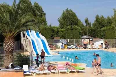 Image de Mobil-home 3 Ch clim Tv camping 4 *