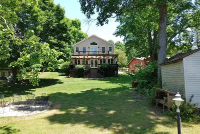 Image de Lac Claytor - près de Vt et de Radford U; Bord de l'eau!