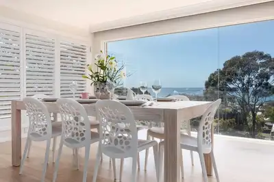 Image de Bay View 6 :: Nouvelle maison avec des vues incroyables!