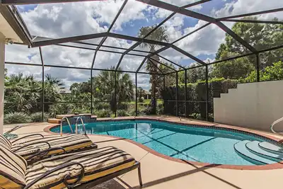Image de Naples meilleur emplacement, piscine chauffée, 3 miles de la plage, communauté fermée.