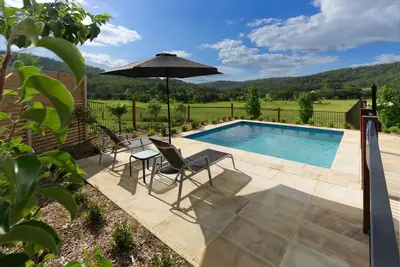 Image de Maison de luxe avec 2 chambres et piscine privée