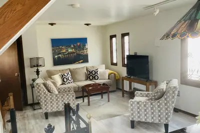 Image de Maple Terrace -Mt Washington -Grandview Ave. les vues sont incroyables!