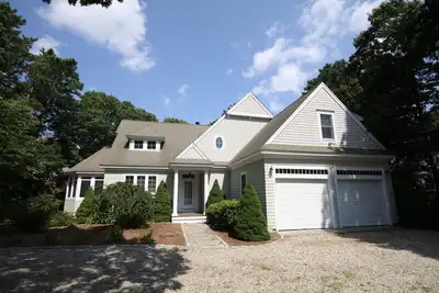 Image de Belle Mashpee / New Seabury House du nouveau propriétaire - - à quelques minutes des plages