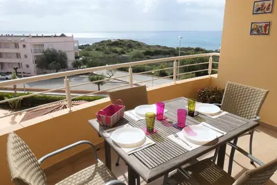 Image de Appartement de 2 Chambres au Dérnier Étage avec Vue Mer