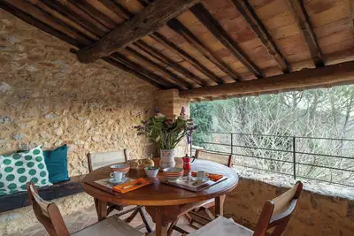 Image de \"Borgo dei Fondi\" La Loggia parking gratuit sans wifi