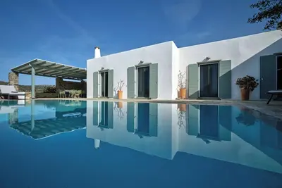 Image de piscine privée, vue mer, vue montagne, flambant neuf, familial, convivial, Naoussa