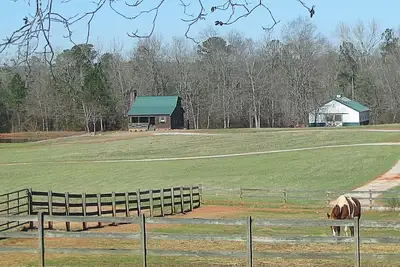 Image de Cabane rustique à la ferme Briarcreek, peut accueillir jusqu'à 6 personnes