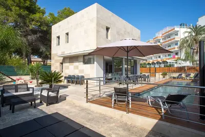 Villa Iola (à 150 mètres de la plage)