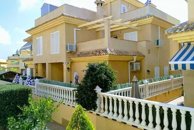 Image de Bungalow pour 6 personnes à Santa Pola, Wifi, A / C