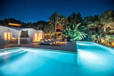 Image de villa de luxe tropicale, 7 chambres ensuite, vue mer / coucher de soleil