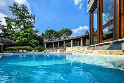 Image de Villa de luxe près de Vérone: design, piscine, parc, tennis, espace fitness
